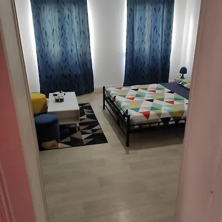 Gare Apartment *